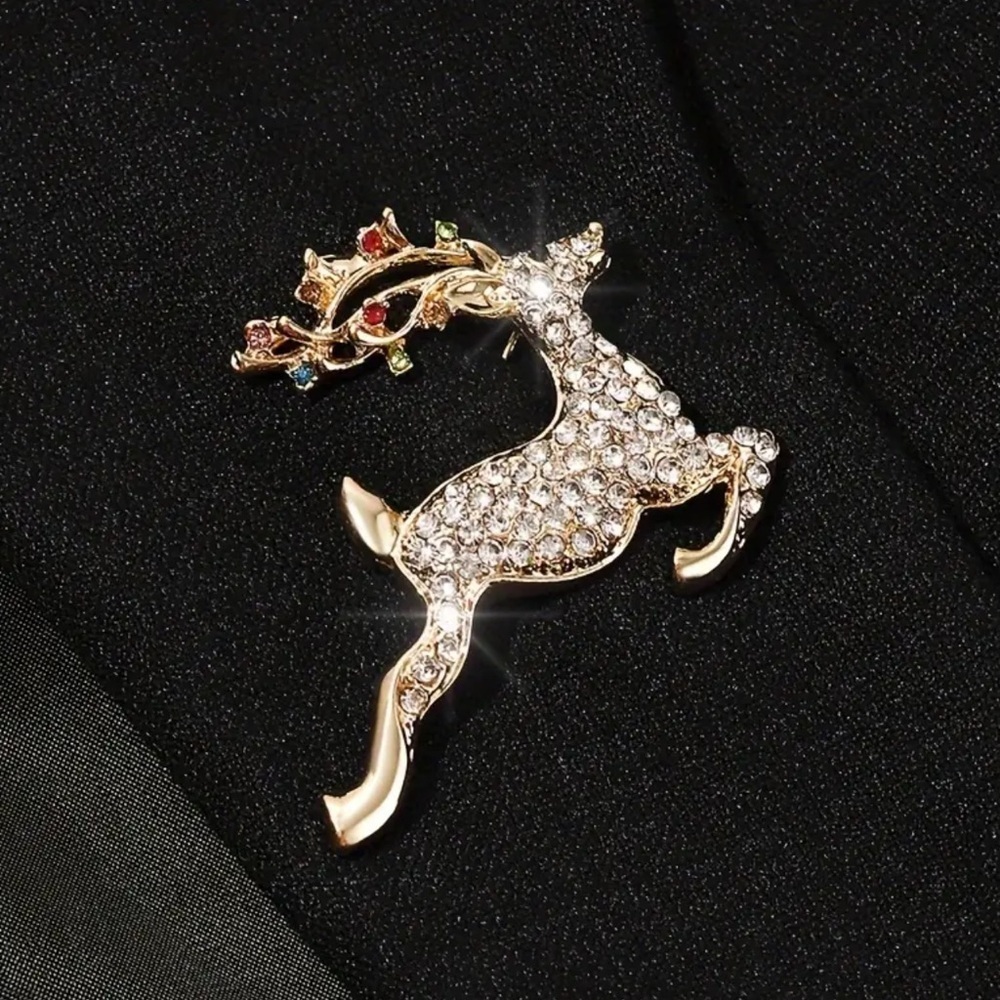NEW! Luxury Rhinestone Reindeer Brooch. Elegant Gold-Tone Deer Pin 🦌 A3-95